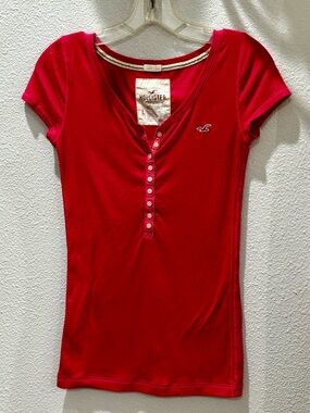 Y2K Hollister Women's Bright Red Ribbed Henley Tee